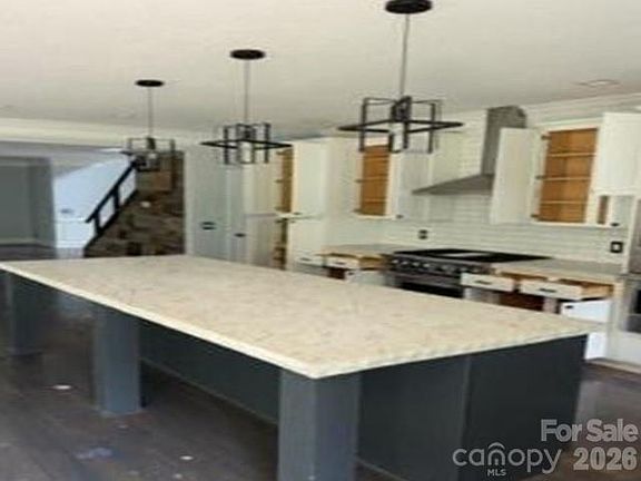 3rd image of 4 Sterling Oaks Dr