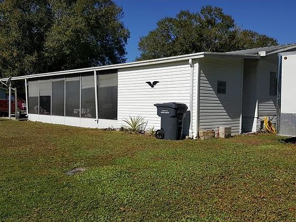 3rd image of 532 Lazy Lake Dr W