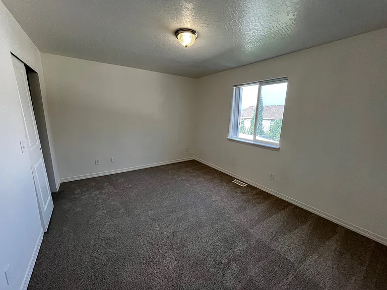 7327 N Bedford Ln — Photo 16