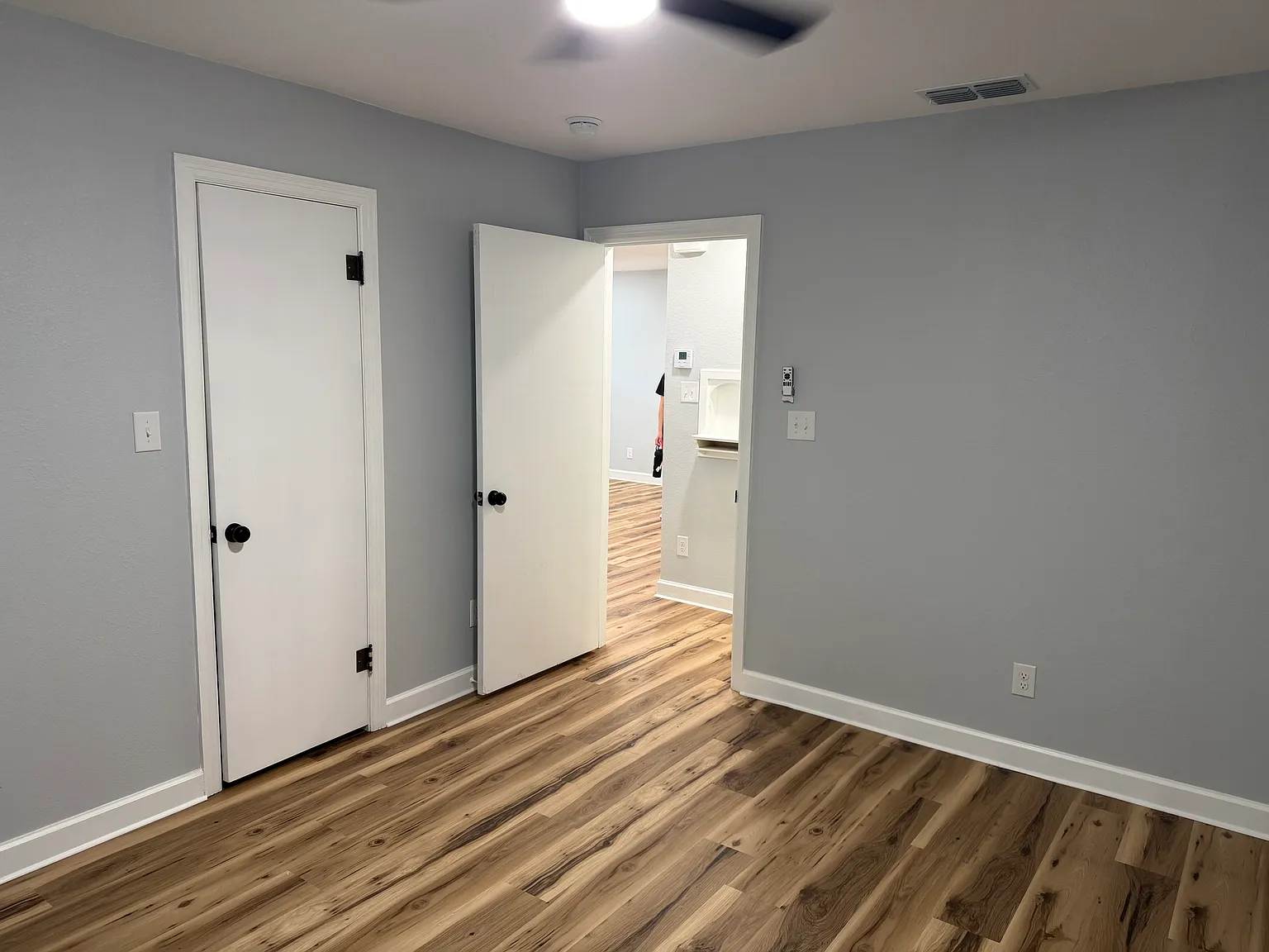 3 bed, 1140 sqft, $2,400 — Photo 4