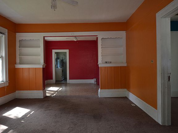3rd image of 418 W 27th St