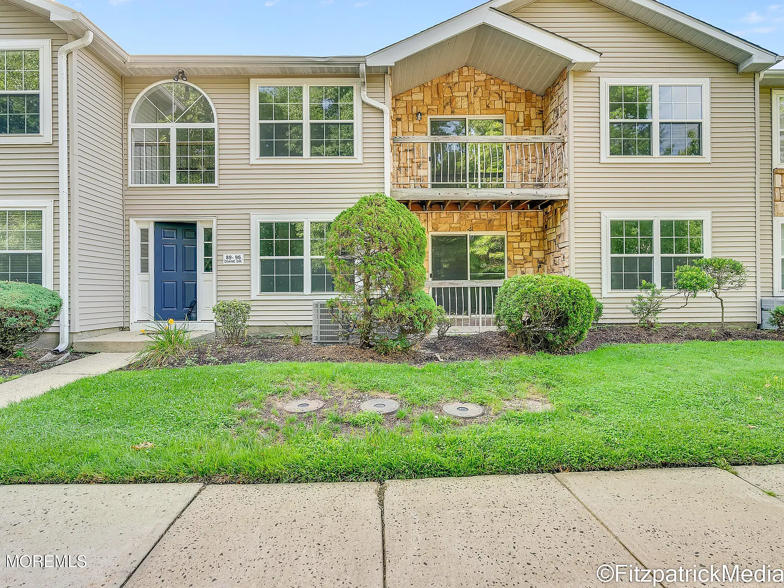 1 bed, 920 sqft, $2,600 — Photo 2