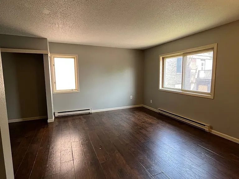1526 E Superior St #4 — Photo 2