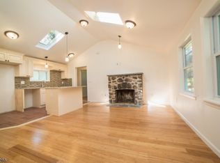 125 Hillside Rd, Highland Lakes, NJ 07422