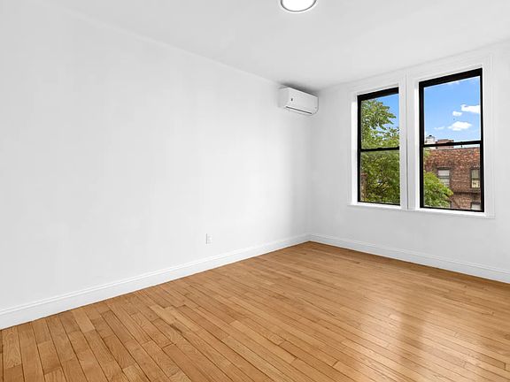 3rd image of 346 Montgomery St APT 6B