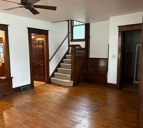 3rd image of 408 Stafford St