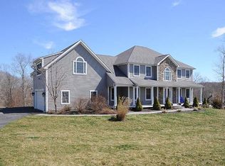 9 Darrows Ridge Rd, East Lyme, CT 06333