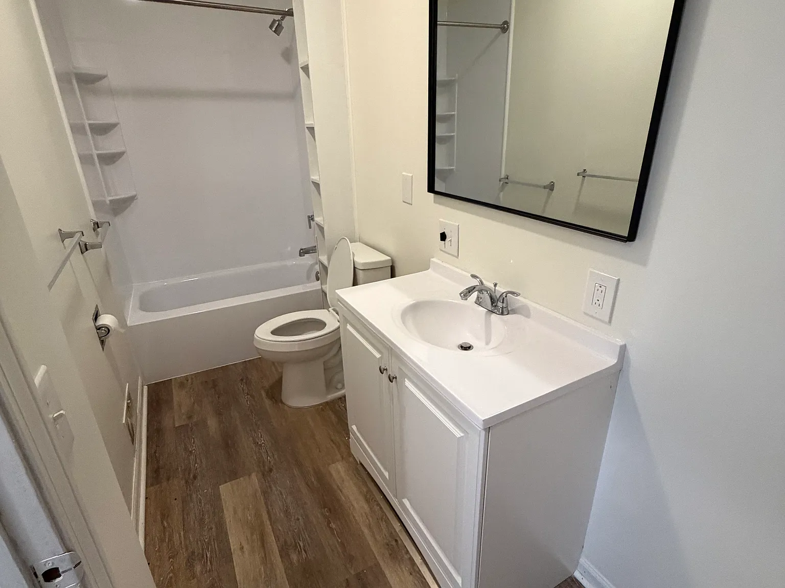 2 bed, 850 sqft, $1,895 — Photo 4