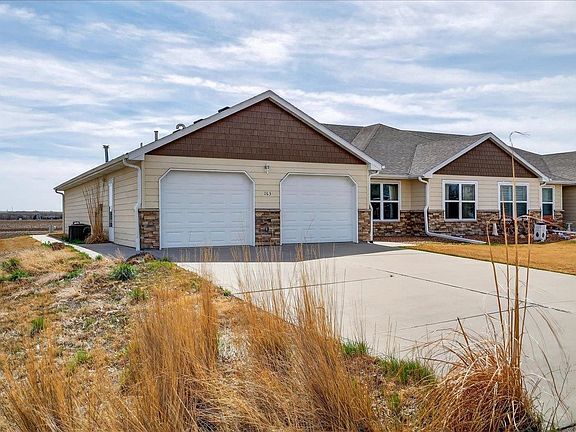5th image of 163 Pebble Ln
