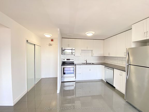 3rd image of 3111 Eglinton Ave E #509