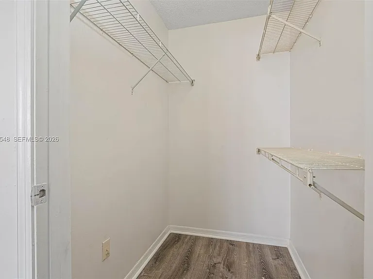 1000 W Horatio St #114 — Photo 30