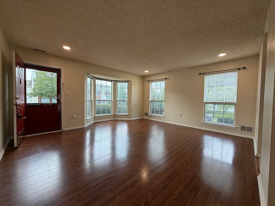 30 Columbus Dr