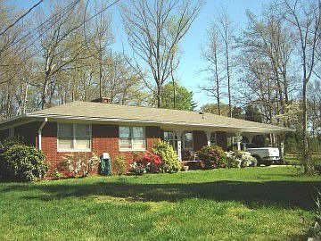 1st image of 1221 Carolina Loop