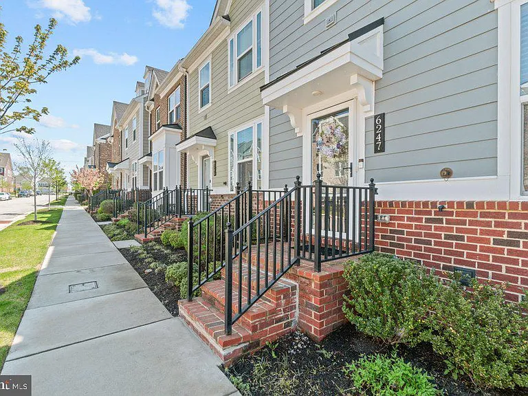 6247 Islington St — Photo 4