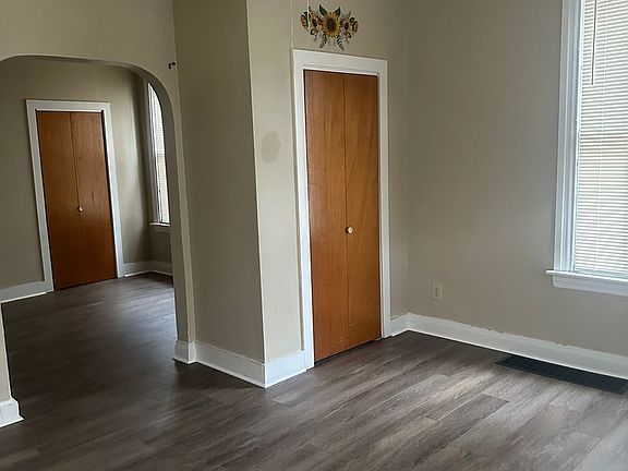 3rd image of 823 Lanvale St