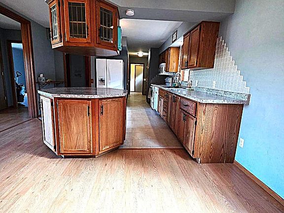 4th image of 119 Reinhart Dr