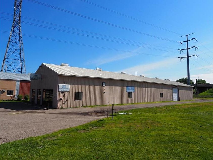 1st image of 3148 Country Dr.