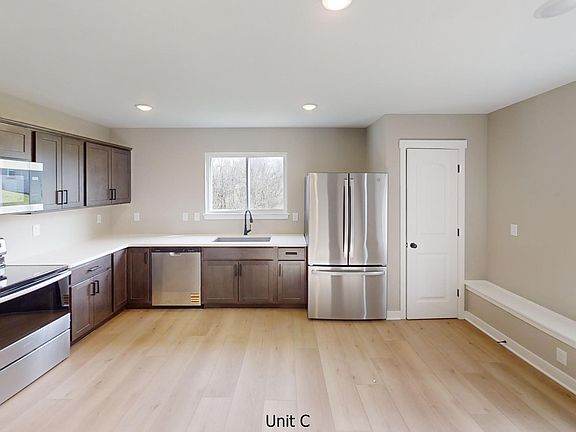 2nd image of 49 James St
