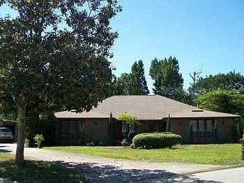 1st image of 220 W Berkshire Cir