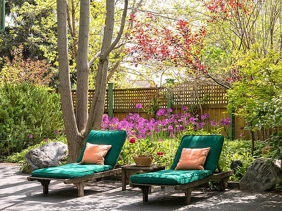 Outdoor Pool Seating