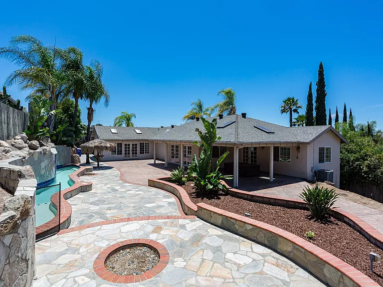 5564 Lone Star Dr — Photo 42