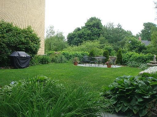 5th image of 1519 Hinman Ave APT 6B