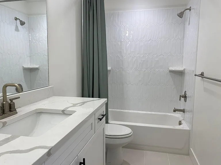 982 W Shadow Brook Ln N — Photo 10