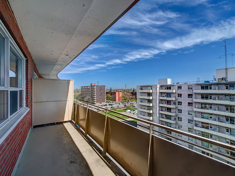 1745 Bloor St — Photo 11