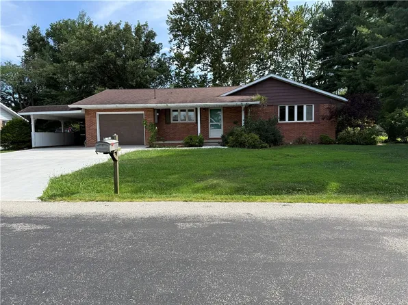 13 Hillcrest Dr, Newton, IL 62448