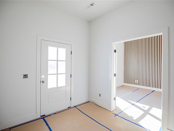 5th image of 21 Nairn Ln