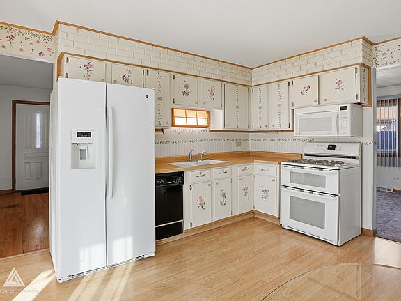 3rd image of 18021 Pin Oak Ct