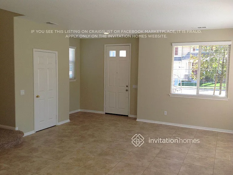10806 Rosemary Way — Photo 2