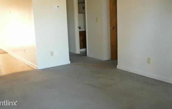 3rd image of 110 Kenton Ct APT 4