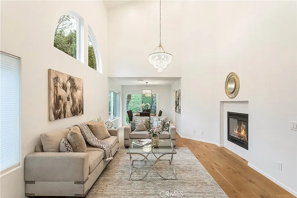 3 bed, 2.5 bath, 1986 sqft, $6,000 — Photo 2