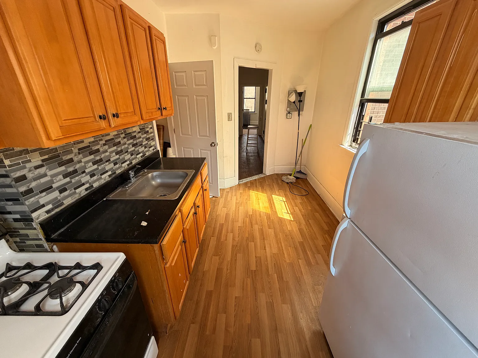 3 bed, $3,200 — Photo 2