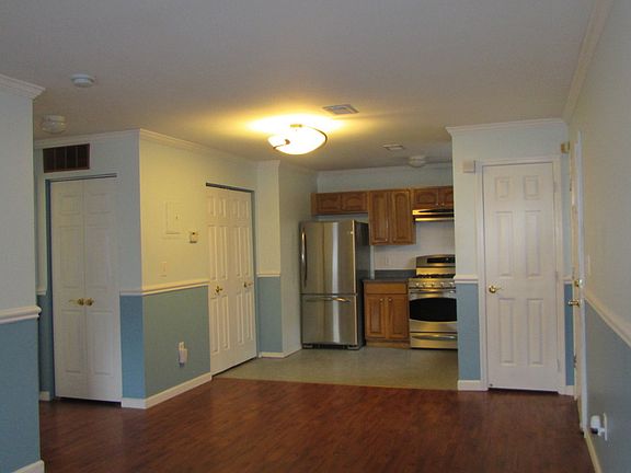 4th image of 431 Beach 35th St #2