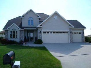 4224 Castlemoor Dr, Janesville, WI 53546