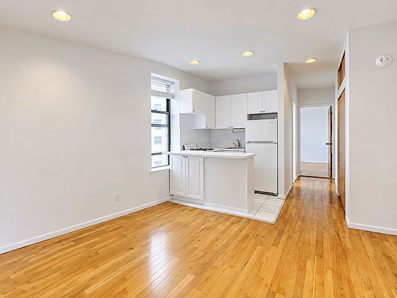 4th image of 500 E 76th St APT 4FN