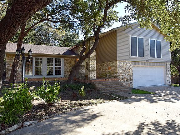 3rd image of 104 Suzanne Ln