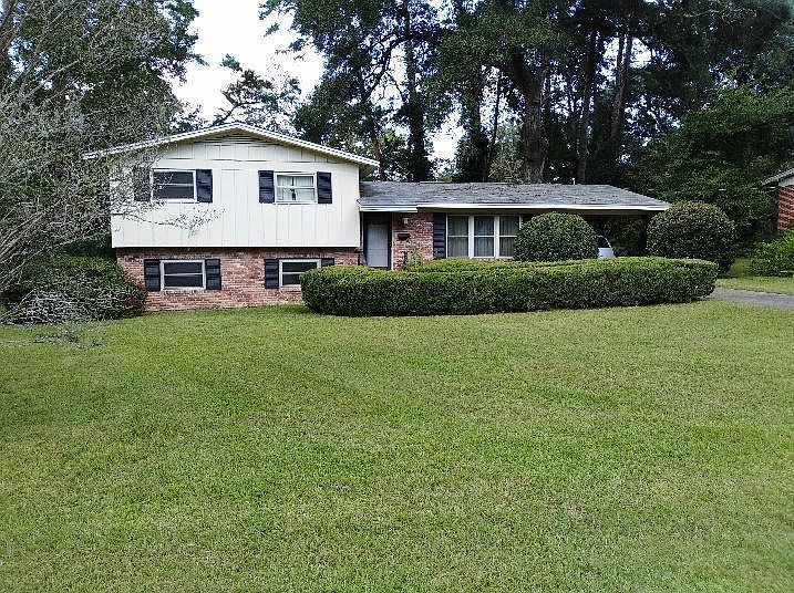 1st image of 2906 Primrose Ln