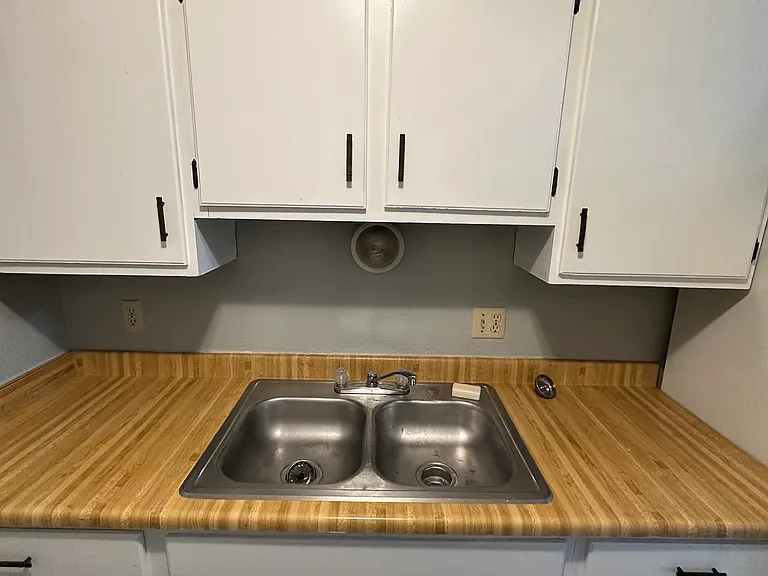 1000 Walnut Dr #21 — Photo 2