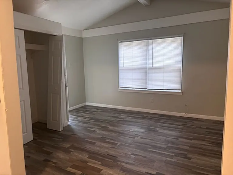 2860 Charleston Dr — Photo 5