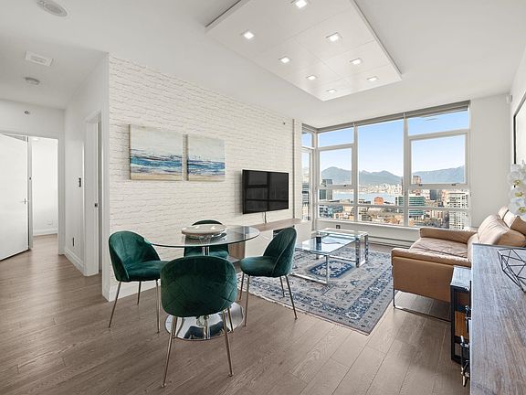 3rd image of 928 Beatty St #3705