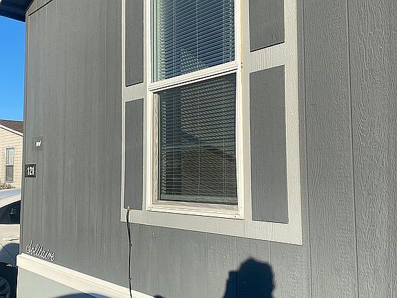 4th image of 9717 NW 10th St Trlr 121