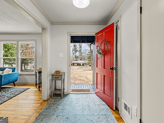 3rd image of 617 Mayes Way
