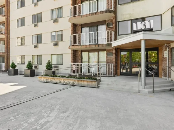 131 Coolidge Ave APT 122, Watertown, MA 02472