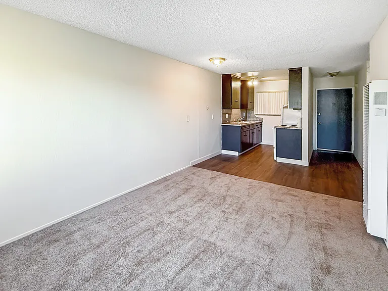 480 Crescent — Photo 10