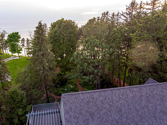 5th image of 2517 Lake Vista Dr