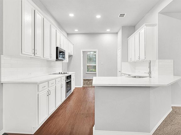 5th image of 3704 Kimble Dr