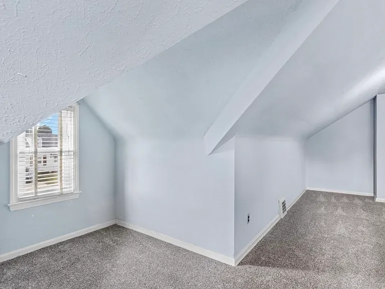 5915 Forest Ave — Photo 15